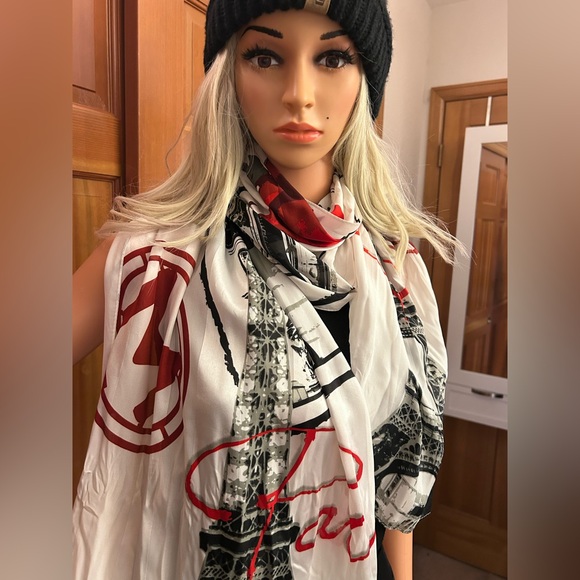 HERMES Vintage Parisian Silk Scarf - Picture 2 of 12